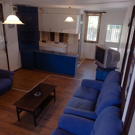Hostel Belgrade Shungit Buitenkant foto