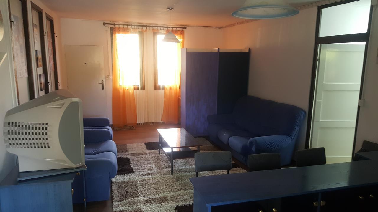 Hostel Belgrade Shungit Buitenkant foto