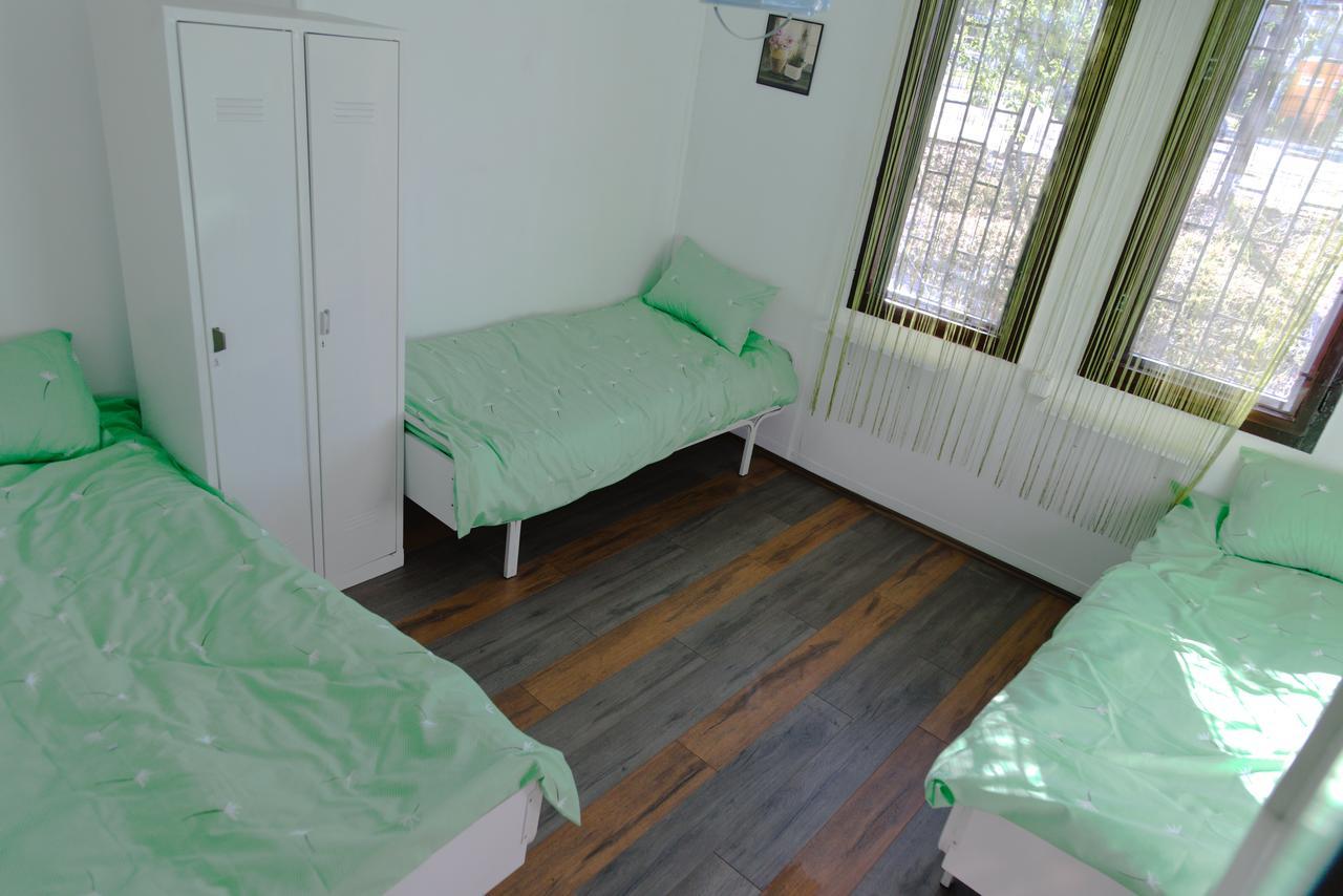 Hostel Belgrade Shungit Buitenkant foto